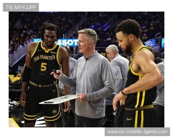 开拓者与勇士激战正酣 双方巨星争锋引发球迷热议