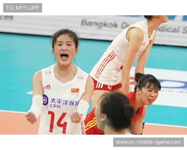 中国女排横扫泰国夺亚洲杯冠军 赛后主教练与球员分享胜利喜悦